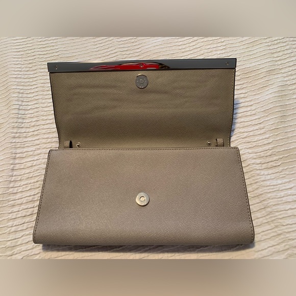 Michael Kors clutch with removable strap - Picture 9 of 10